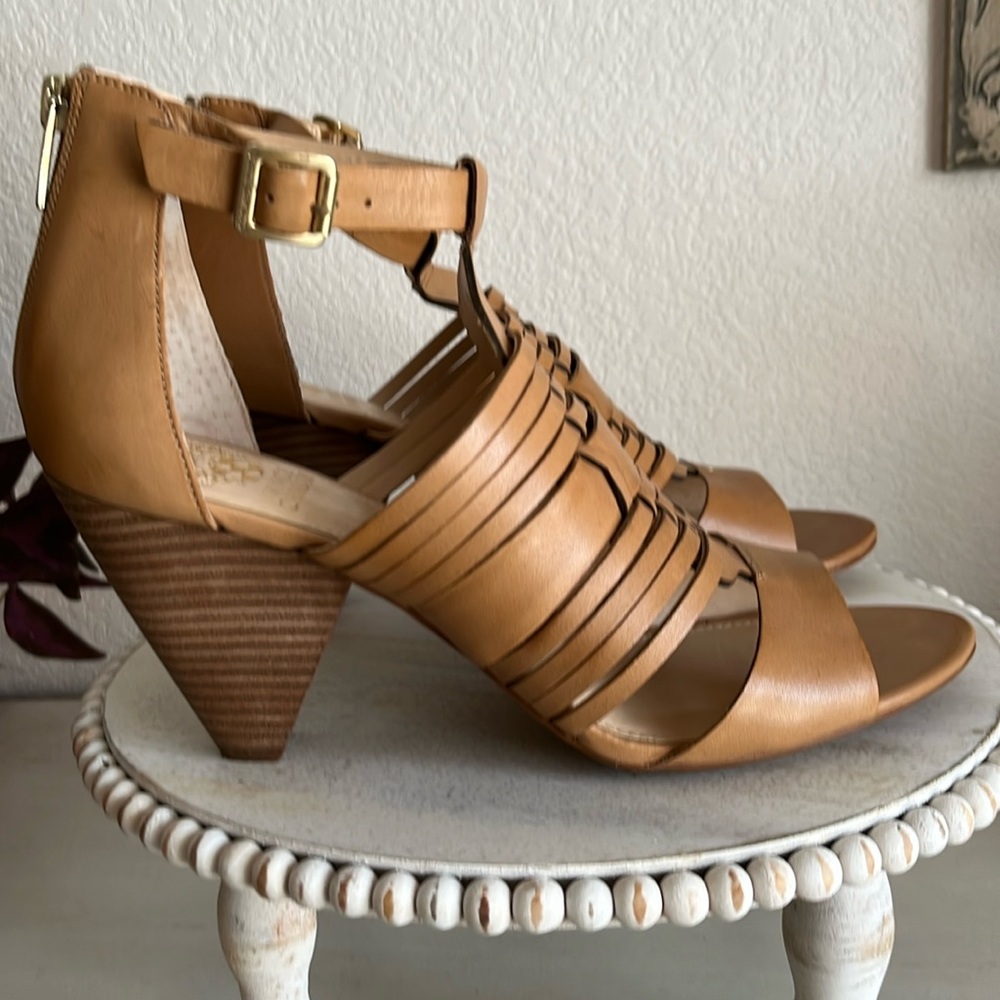 Vince Camuto ankle buckle back zipper open toe NEW Size 10